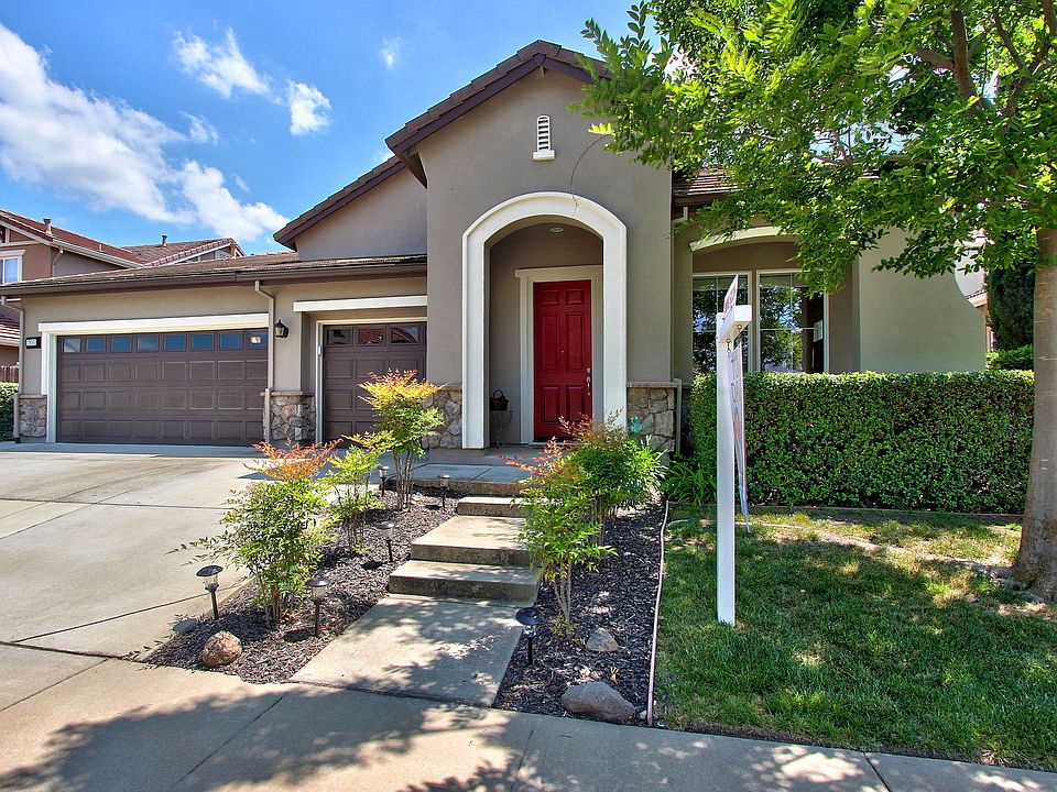 1st image of 205 Clarendon Ct