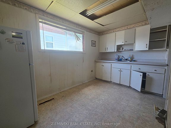 5th image of 47 Tweedsmuir Rd