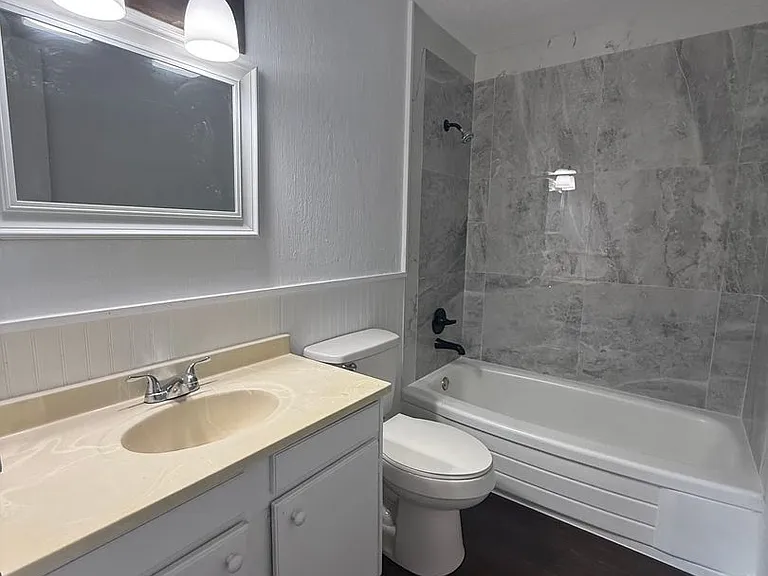 844 W Valley Ct — Photo 8