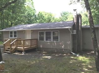 136 Doolan Rd, Dingmans Ferry, PA 18328