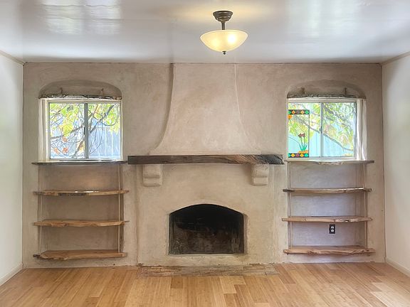 5th image of 627 W Ortega St