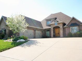 3343 W Bluffview St, Springfield, MO 65810