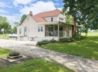 18500 Hollingsworth Rd, Tonganoxie, KS 66086