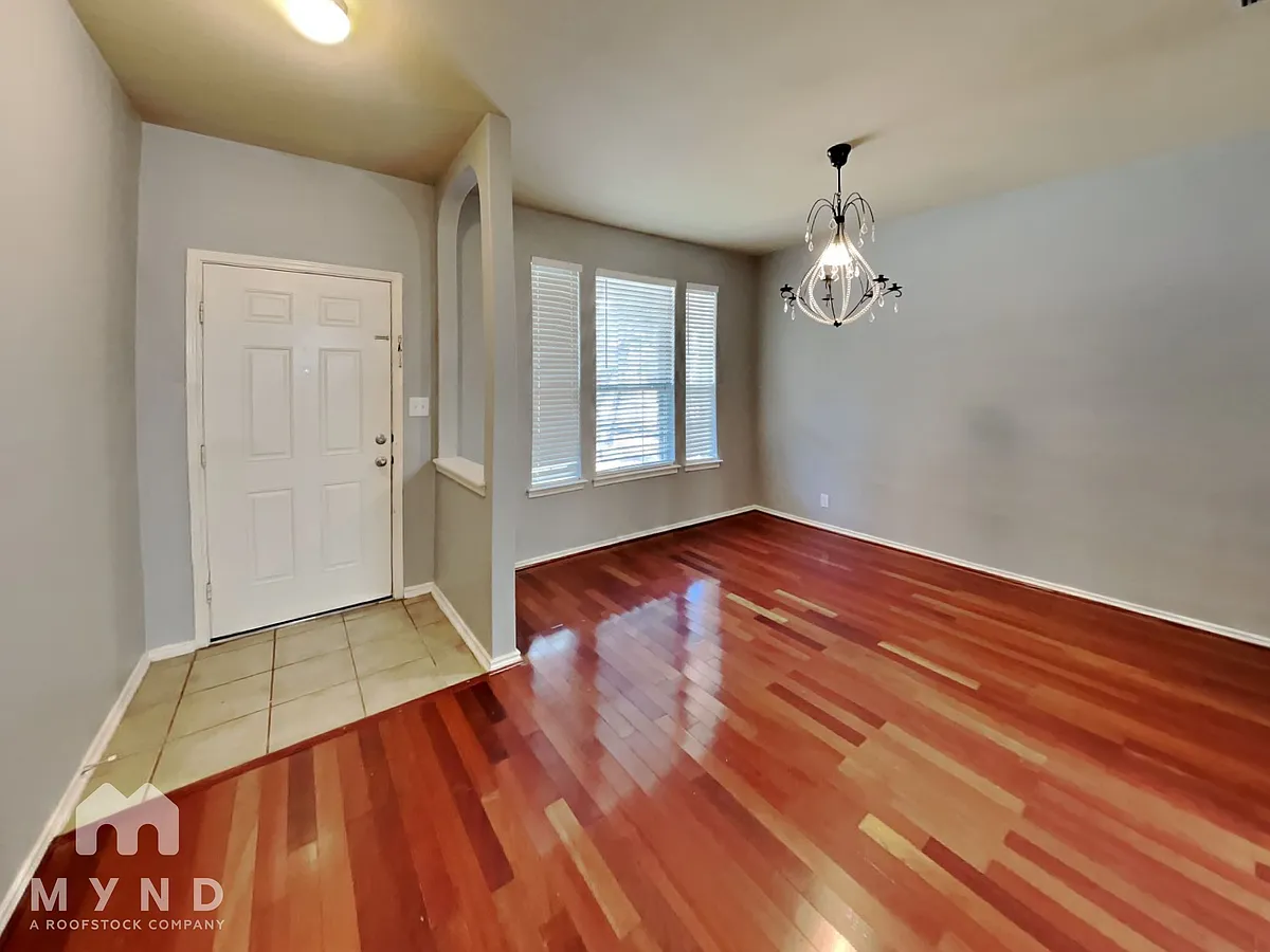 Building Photo - 8606 Eagle Peak