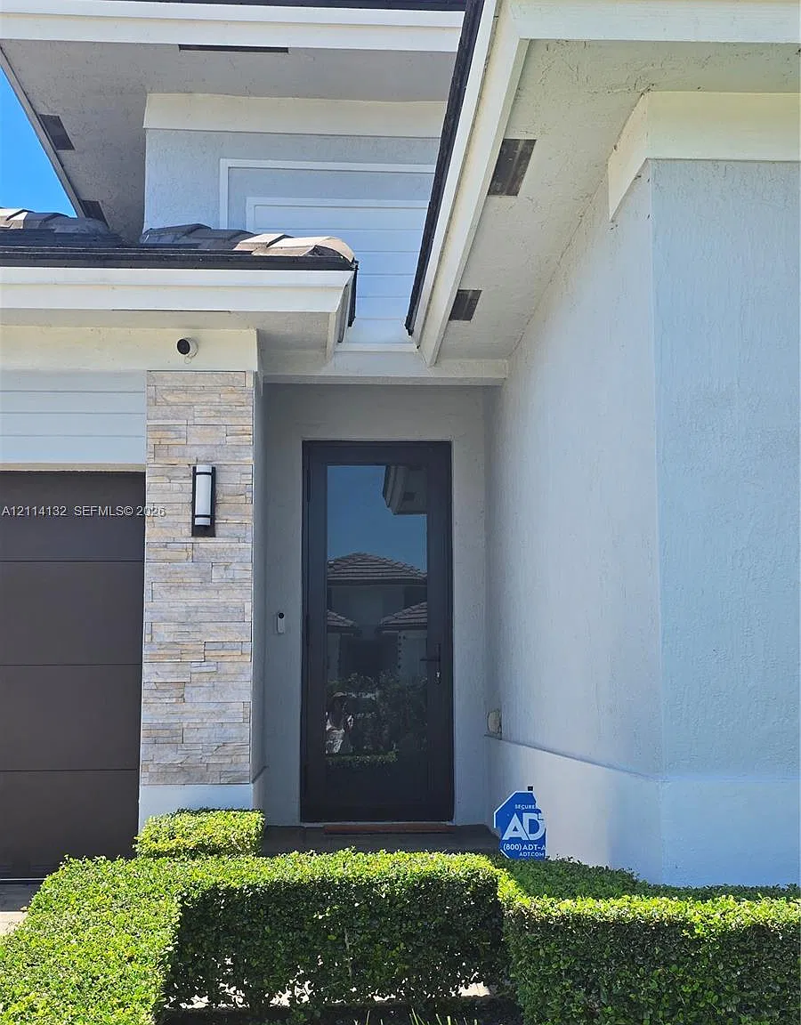 San Antonio Estates — Photo 3