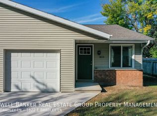 1822 E Bradley Ln, Appleton, WI 54915