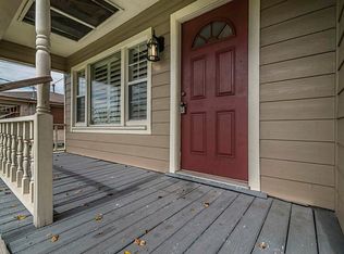 8822 Neville Ave, Hitchcock, TX 77563