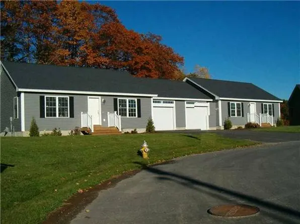 110 Streamside Ln, Bangor, ME 04401