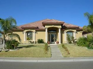 318 Lake Carnegie Ct, Laredo, TX 78041
