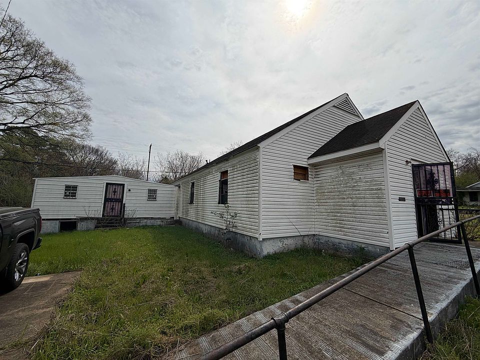 1st image of 1592 Grimes St