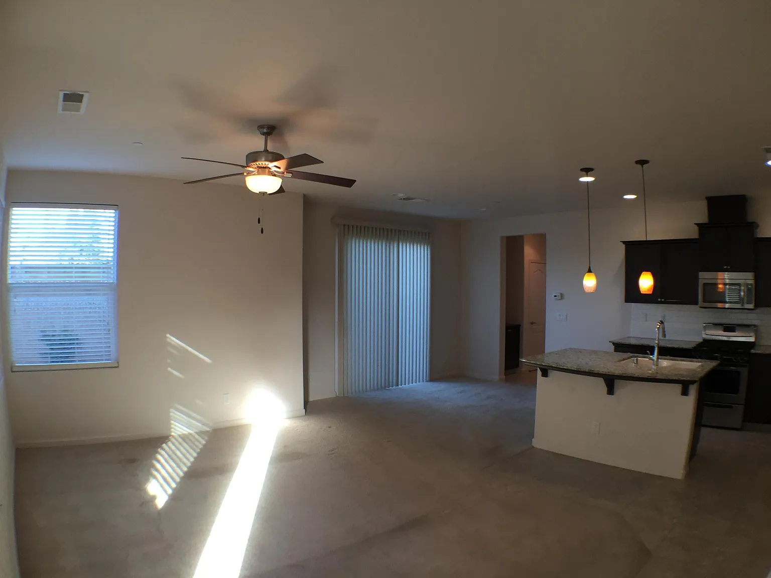 3 bed, 2.5 bath, 1560 sqft, $2,400 — Photo 4