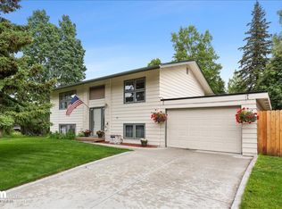 6710 Foothill Dr, Anchorage, AK 99504