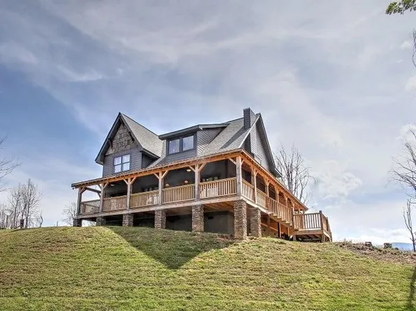 815 Wattle Blossom Way, Gatlinburg, TN 37738