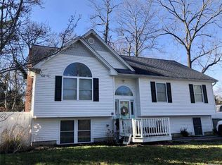 140 Park Dr, Mastic Beach, NY 11951