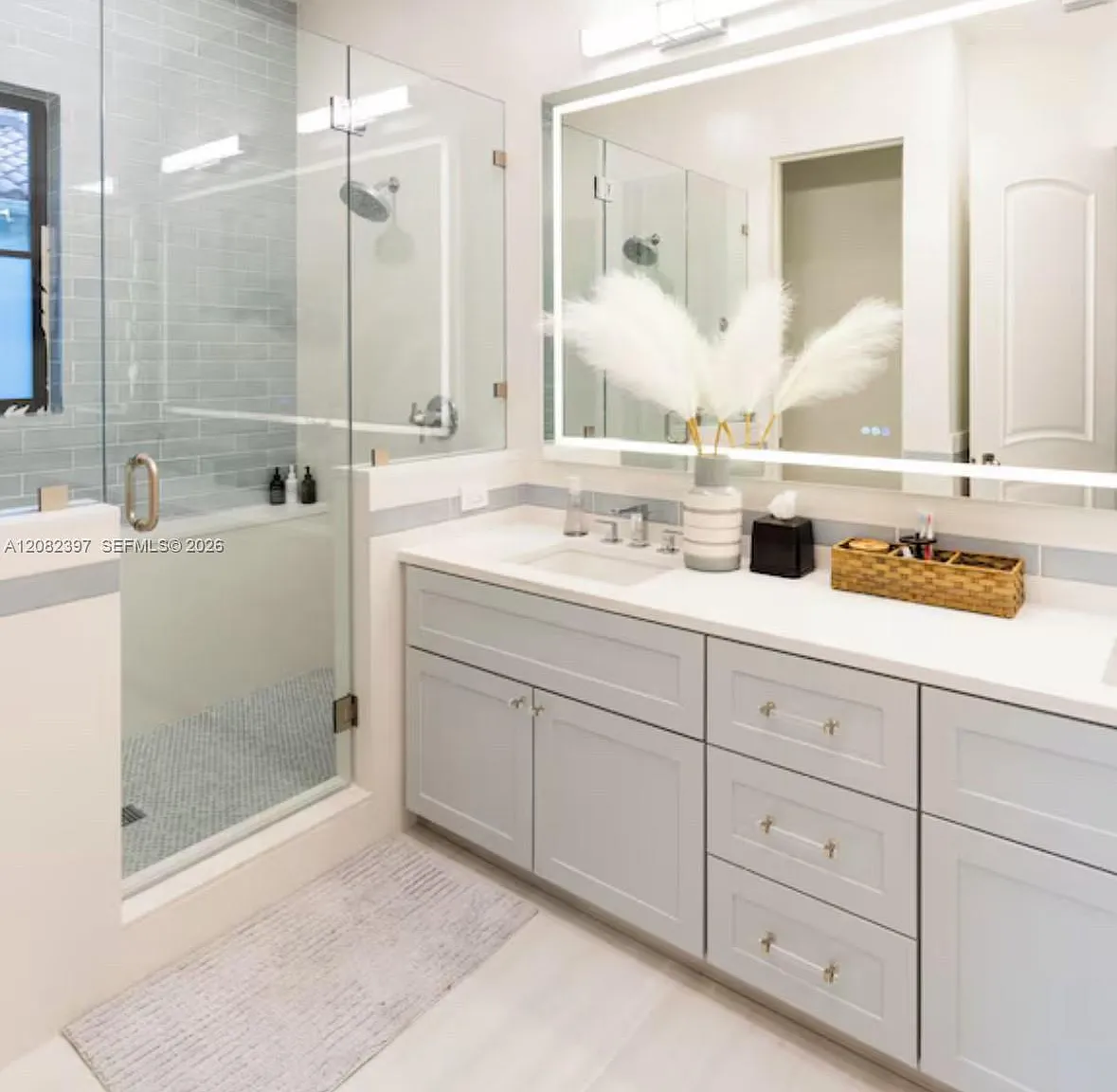 5 bed, 5.5 bath, 7401 sqft, $55,000 — Photo 4