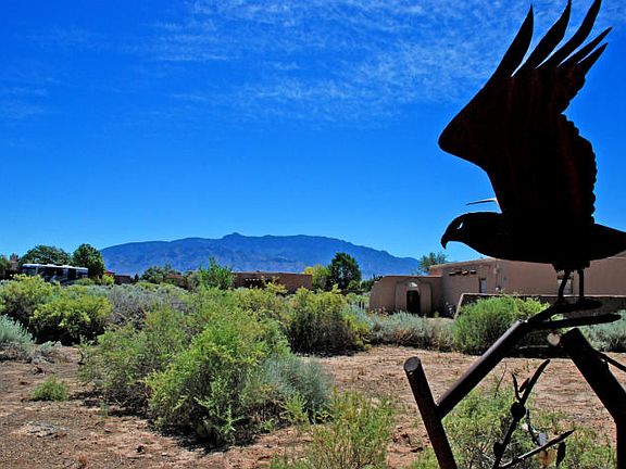 2nd image of 834 Sagebrush Dr