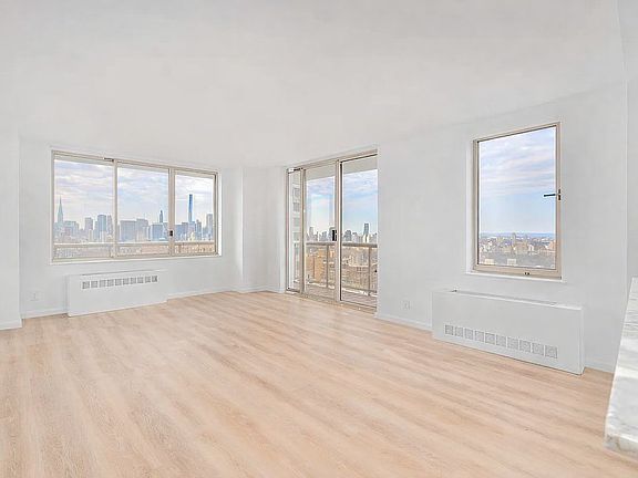 3rd image of 200 E 89th St APT 42A