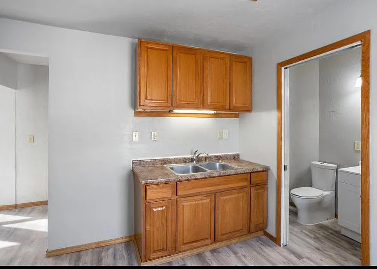240 Kaukauna St #240.5 — Photo 2