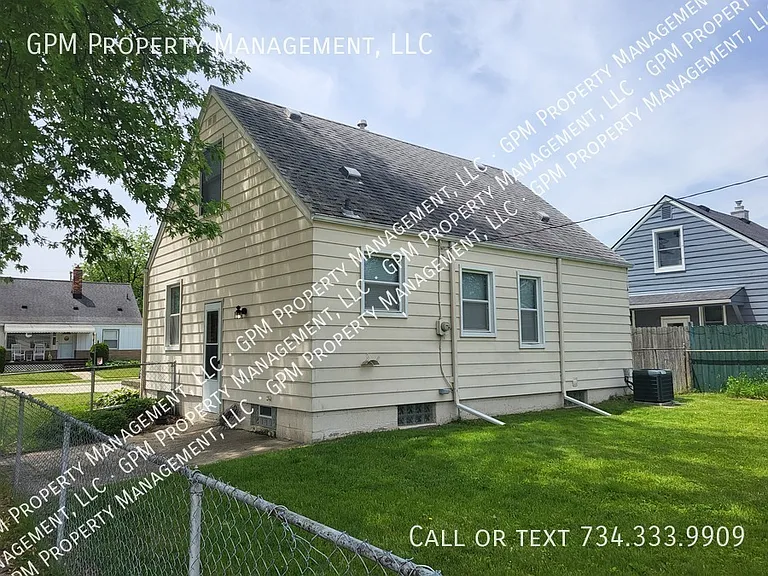 15806 Meyer Ave — Photo 3