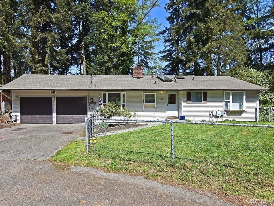 1st image of 1621 196th Pl SW