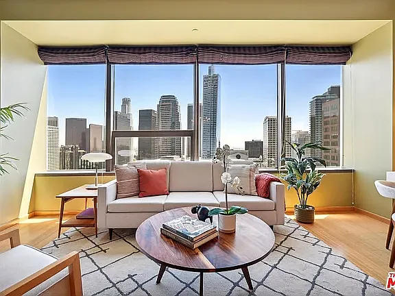 1100 Wilshire Blvd — Photo 1
