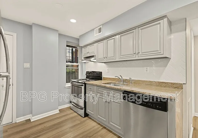1033 5th St NE #BASEMENT — Photo 11