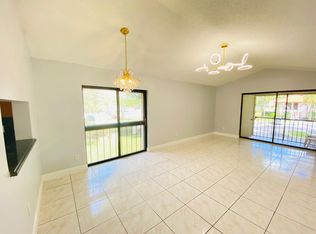 301 Club Cir APT 207, Boca Raton, FL 33487