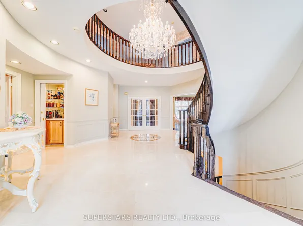 28 Edmund Cres, Richmond Hill, ON L4B 2X8