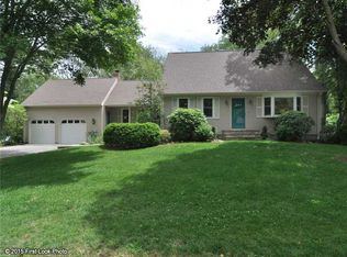 5 Rustwood Dr, Barrington, RI 02806