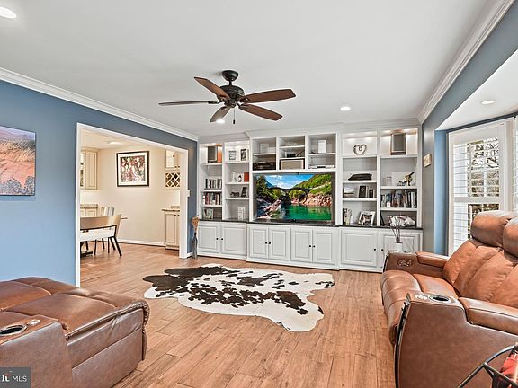 5th image of 5200 Honeysuckle Ct