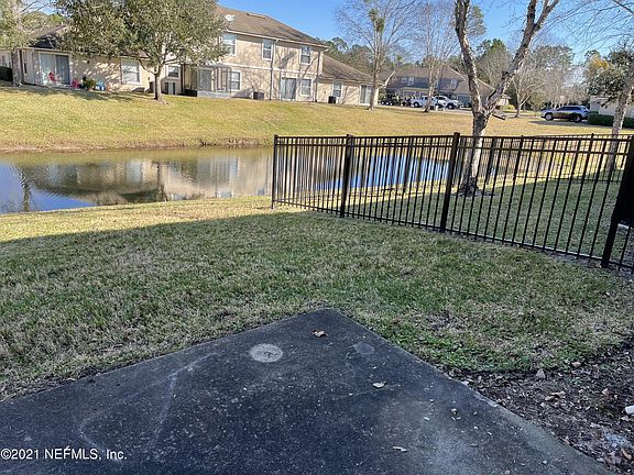 3rd image of 1860 Green Springs Cir