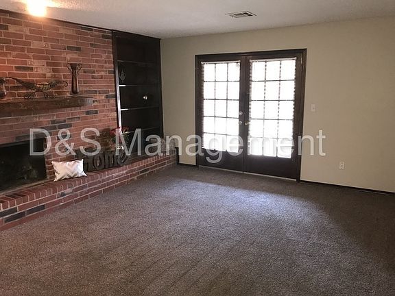 2nd image of 560 SW 93rd St