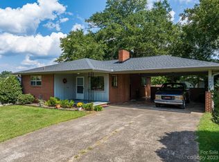 102 Air Park Dr, Morganton, NC 28655