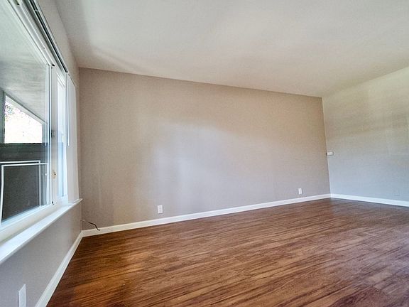 2nd image of 1536 Oxford St #1