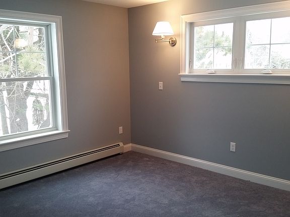 Master bedroom w/ full bath