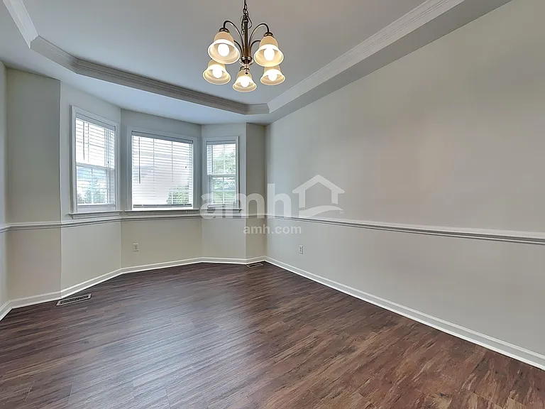 121 Hampton Lake Dr — Photo 6