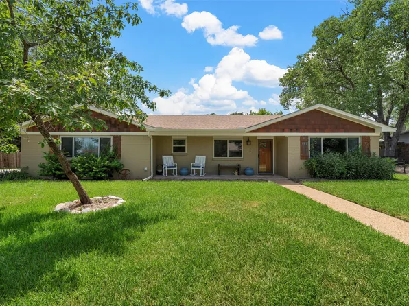 105 Texas Ave, Hewitt, TX 76643