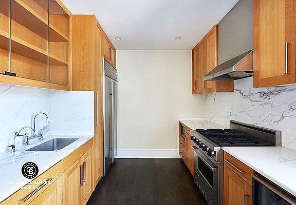 5th image of 130 W 30th St Penthouse A