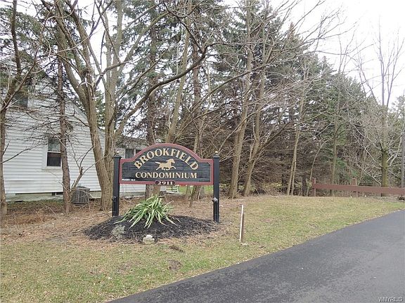 3rd image of 16 Brookfield Ln Unit 3