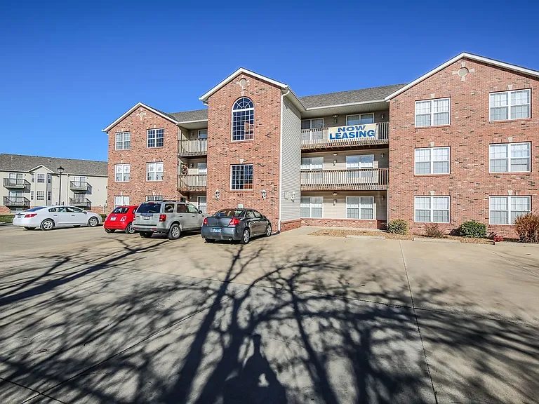 Brookside Manor- O'Fallon, IL — Photo 59