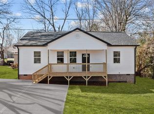 704 North St, Graham, NC 27253