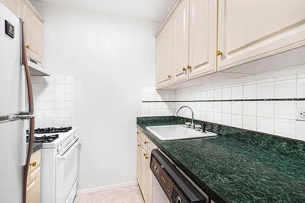 Sold by Compass | media 17