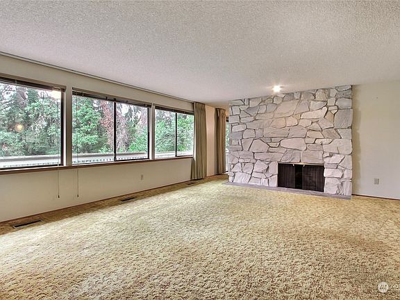 4th image of 10506 90th Avenue SW