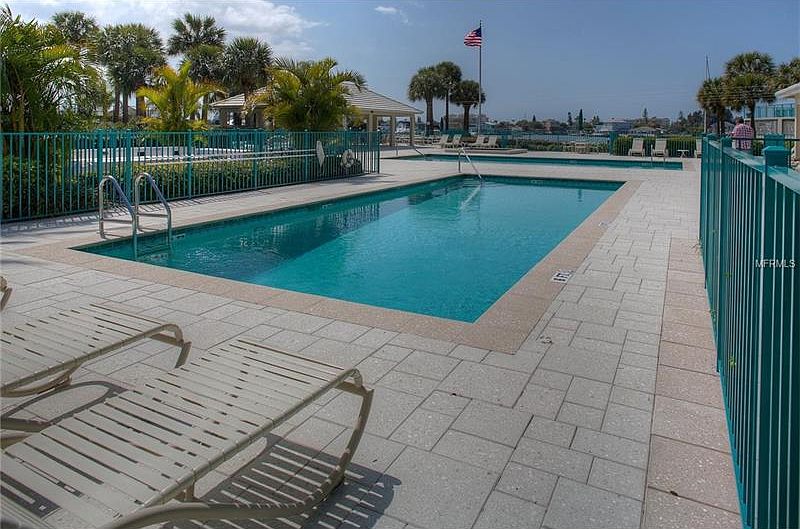 1st image of 670 Island Way APT 706