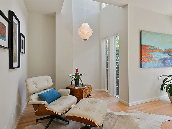 3rd image of 165 Lundys Ln