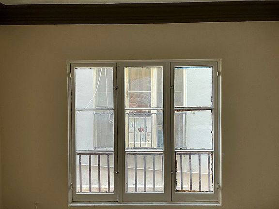 4th image of 850 S Catalina St #1