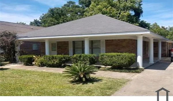 3 bed, 1435 sqft, $1,475 — Photo 1
