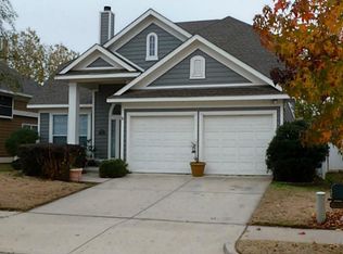 9822 Maple Dr, Aubrey, TX 76227