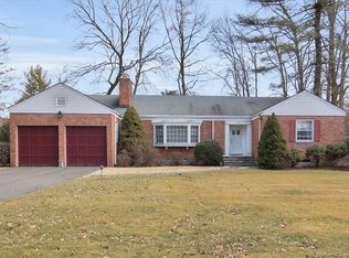 62 Pilgrim Rd, West Hartford, CT 06117