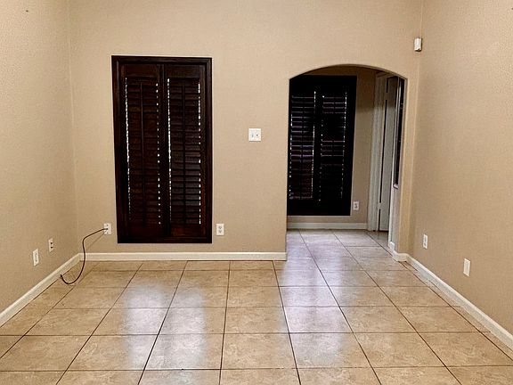 4th image of 307 S Sol Dorado St